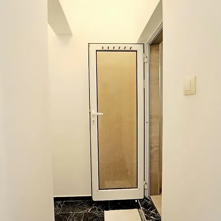 Cozy 1-bedroom Flat In The Very Center Of