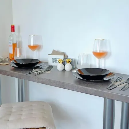 Lejlighed Cozy 1-bedroom Flat In The Very Center Of