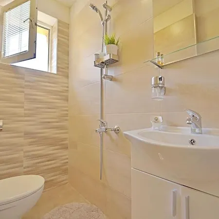 Cozy 1-bedroom Flat In The Very Center Of 索菲亞