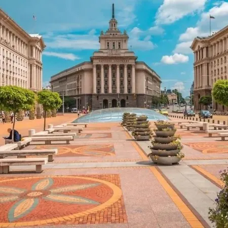 Cozy 1-bedroom Flat In The Very Center Of Lejlighed Sofia