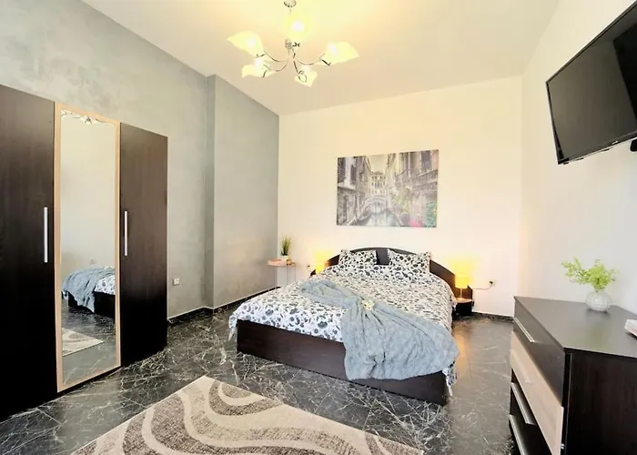 Cozy 1-bedroom Flat In The Very Center Of