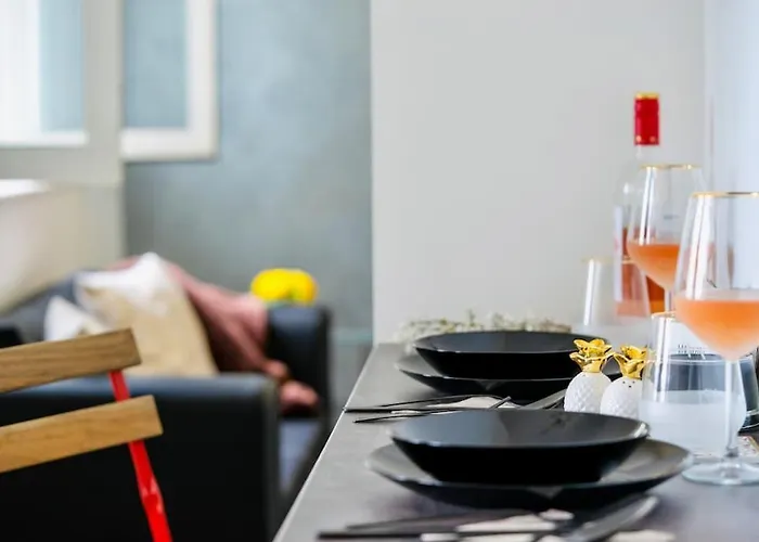 Cozy 1-bedroom Flat In The Very Center Of Appartamento *