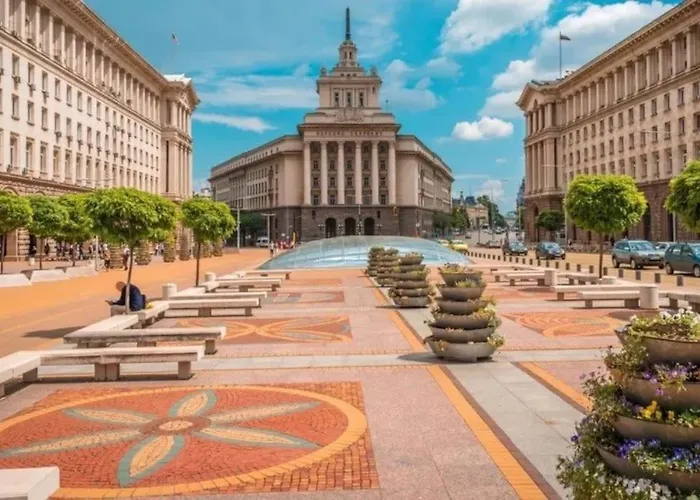 Cozy 1-bedroom Flat In The Very Center Of Appartamento Sofia